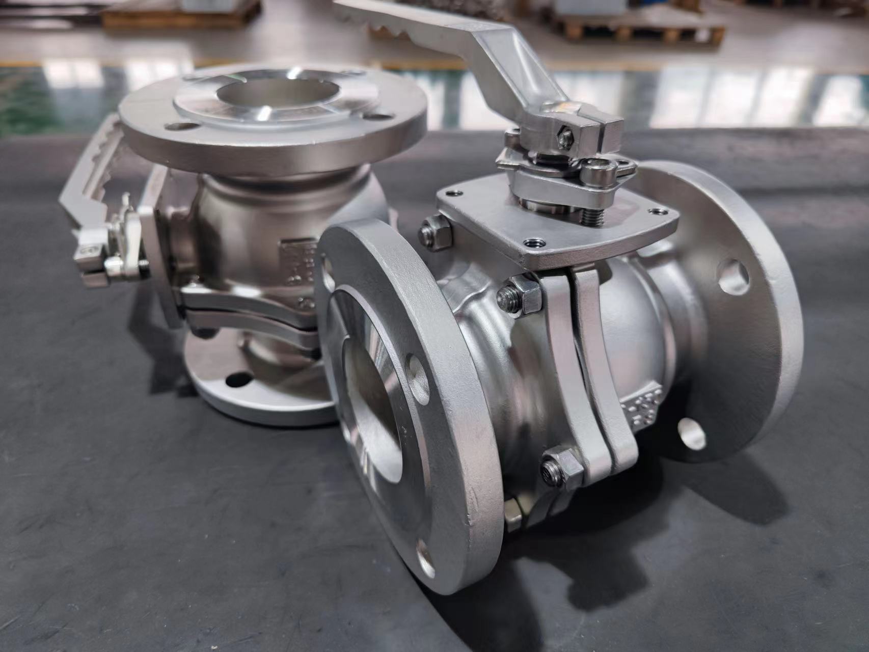 V&Aacute;LVULA DE BOLA FLOTANTE CON BRIDA API608 DE 150 LB V&Aacute;LVULA DE 