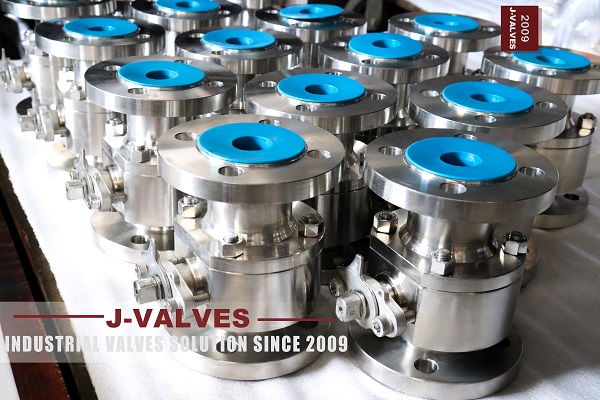 ¿Cuáles son los beneficios de utilizar válvulas de bola flotante en sistemas de fluidos?