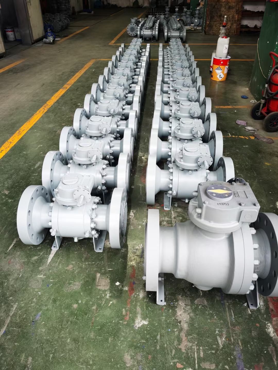 v&aacute;lvula de bola montada en mu&ntilde;&oacute;n con brida de acero forjado 