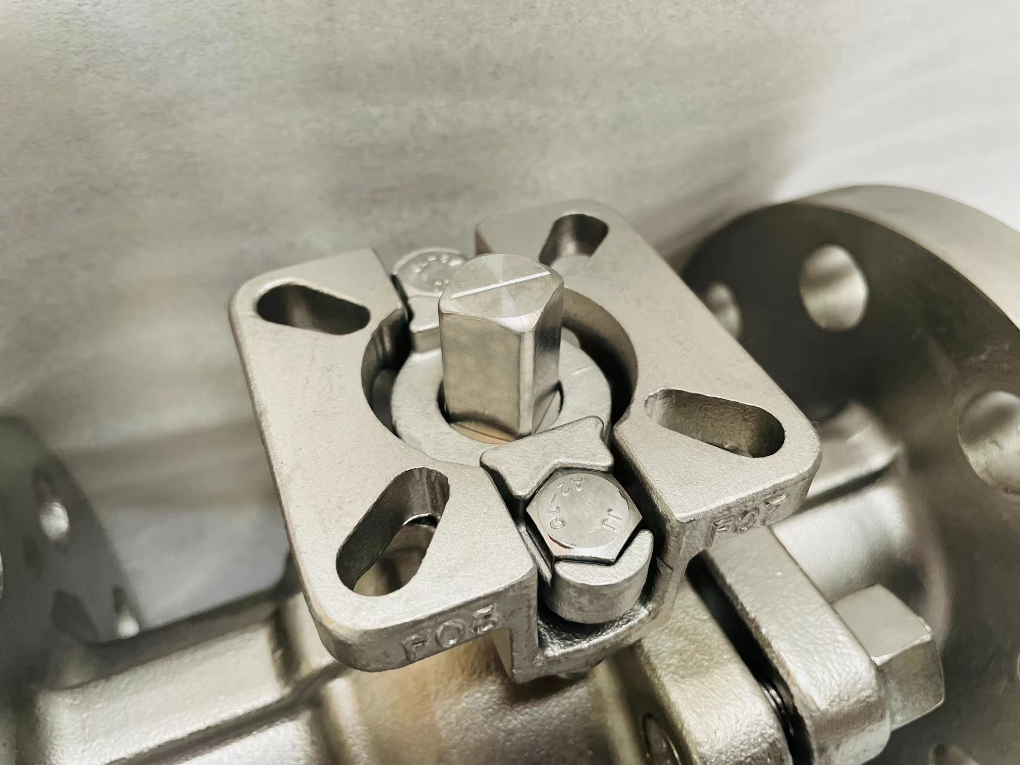 Vávula de bola del reborde del acero inoxidable de Q41F 300LB ISO5211 F05/07