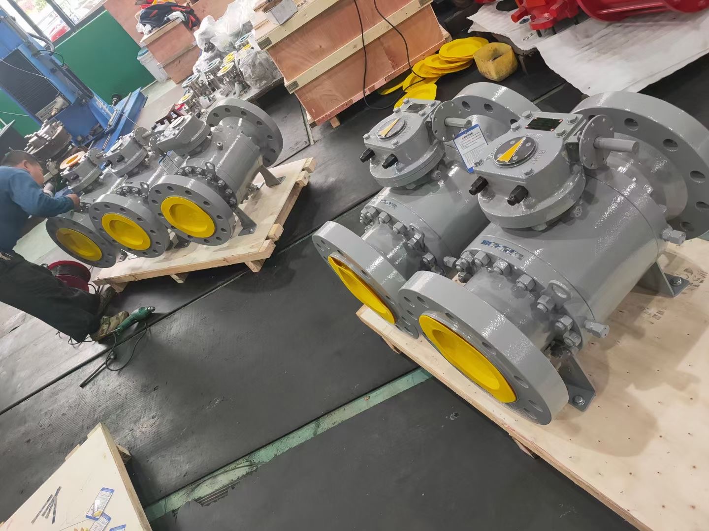 v&aacute;lvula de bola montada en mu&ntilde;&oacute;n de brida 